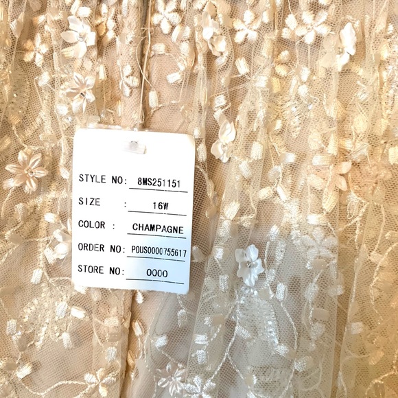 David’s bridal wedding gown - Picture 5 of 11